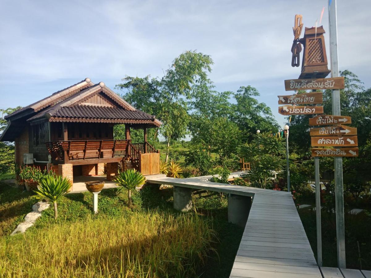 เรือนไทยใจสุขเอ๋ย Hotel Ban Bang Wa Exterior photo
